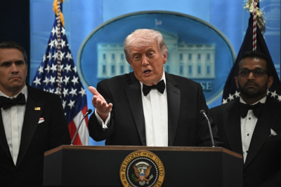 Slika za Pucnjava prekinula skup: Napadač priveden; Otkriven šokantan manifest; Oglasio se i Tramp FOTO/VIDEO