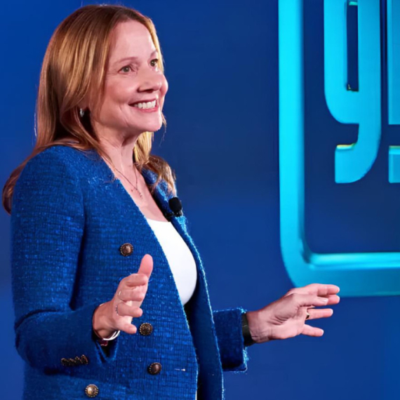 Milionske plate uprkos milijardama gubitaka: Kako su šefovi auto-giganata prošli u 2025.