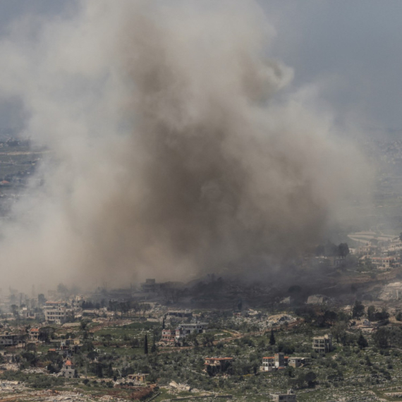 Izrael nastavio snažne udare na Liban; Održan važan sastanak Putina i Aragčija FOTO/VIDEO