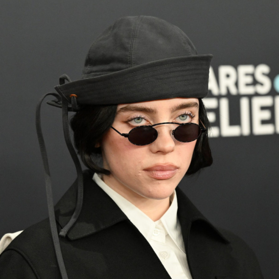 Bili Ajliš objavljuje dokumentarac o sebi: Udružila snage sa Kameronom VIDEO