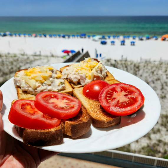 Ove namirnice nikako nemojte da nosite na plažu bez rashladne torbe: Nutricionistkinja upozorava