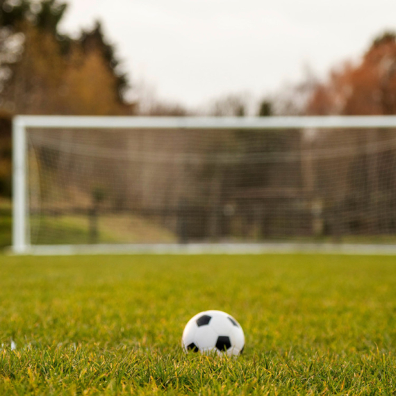 Tragedija na Cetinju: Dečak stradao na fudbalskom igralištu