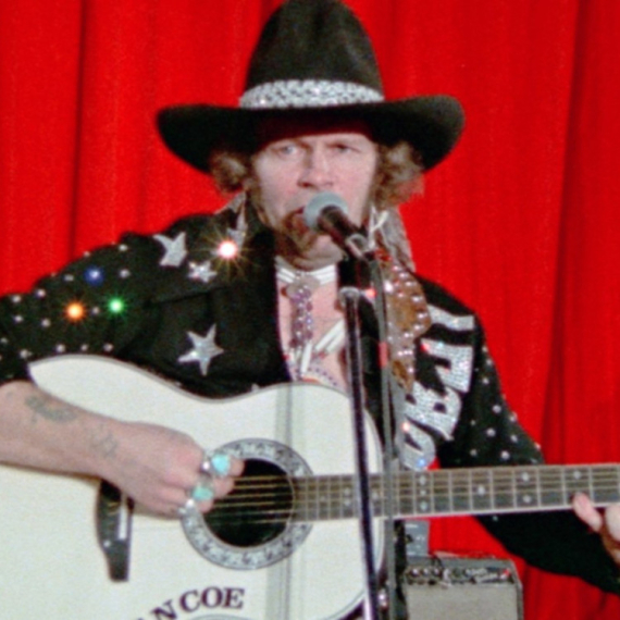 Preminuo Dejvid Alen Kou