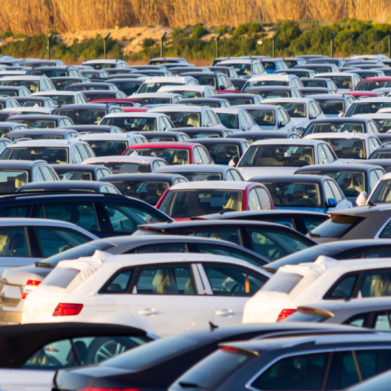 Neobičan trend u Kini: Automobili stari svega tri godine završavaju na otpadu?!