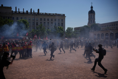 Slika za "Ulični ratovi" u svetskim gradovima: Protesti eskalirali, policija upotrebila silu FOTO/VIDEO