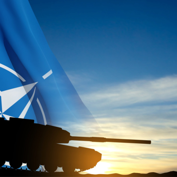 Saks: "NATO mora da prestane da se širi"