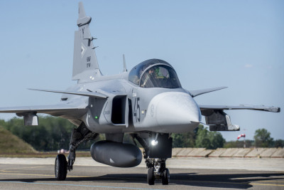 Slika za Komšijama stigli novi borbeni avioni: Šta sve mogu FOTO