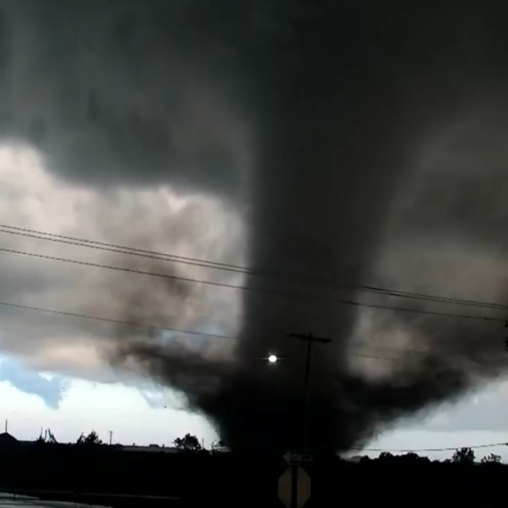 Tri tornada raznela sve pred sobom; Slede poplave FOTO/VIDEO