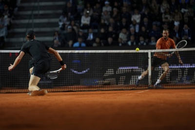 Slika za Evo kada Siner i Medvedev nastavljaju borbu za finale
