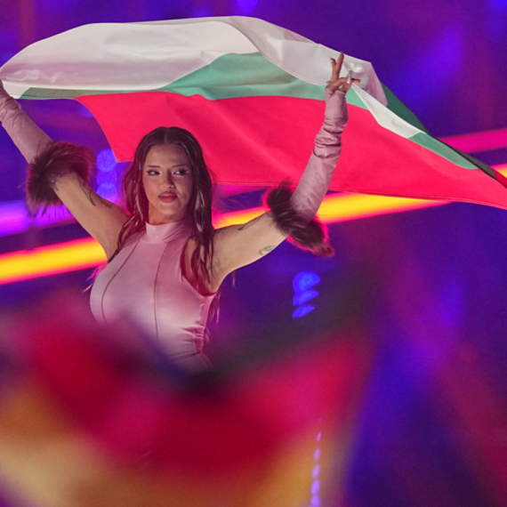Ovo je prevod pesme koja je pokorila Evroviziju: "Ja sam anđeo i demon" VIDEO/ANKETA