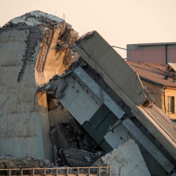 Emergency session held over bridge collapse at Gradiška border crossing; Ministers oppose opening new crossing
