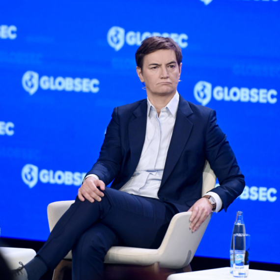 Brnabić hrvatskoj novinarki: "Zbog čega je Hrvatska pravila sporazum sa Prištinom i Tiranom?" VIDEO