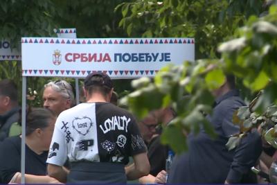 Slika za U Pionirskom parku skup podrške Aleksandru Vučiću; Okupio se veliki broj građana; "Srbija pobeđuje"