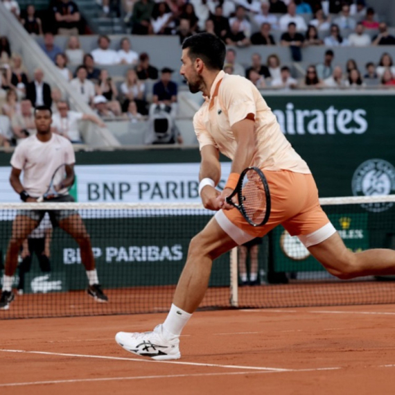 Djokovic started sluggishly, but prevented an upset with a comeback victory