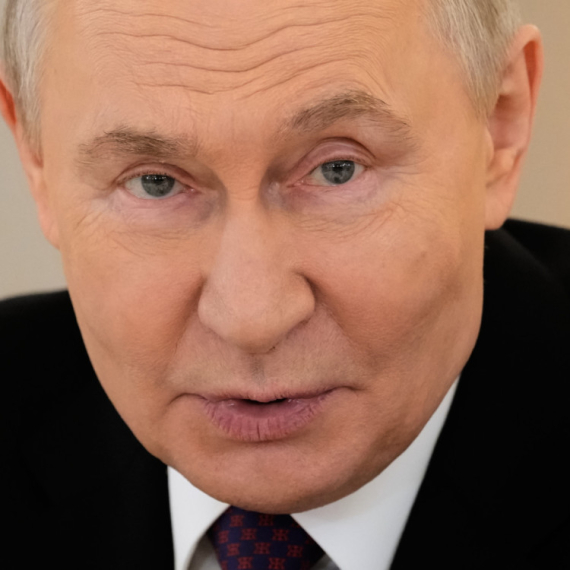 "Putin, that would be a serious mistake"