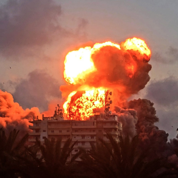 Tenzije eskaliraju; Izrael pojačava udare na Liban; Kazahstan nudi rešenje za iranski uranijum FOTO/VIDEO