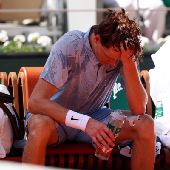 Jannik Sinner knocked out! He lost a match he had already seemed to have won: "I hit a wall"