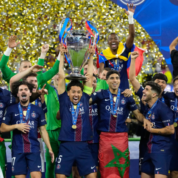 Paris Saint-Germain retain the European crown!; Gabriel brings London to tears VIDEO