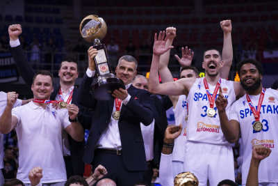 Slika za Noć kada je košarka pobegla iz Beograda