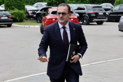 Slika za Gotovo izlaganje u Zemunelu; Ljajić najavio nove ljude; Mijatović vidi sebe kao predsednika