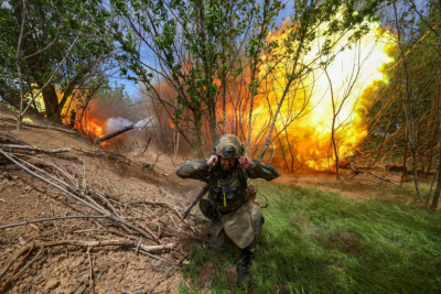 Slika za Razaranje; Ukrajinci bacili kliznu bombu: Rusi uništeni; Sve više mrtvih u Kijevu FOTO/VIDEO
