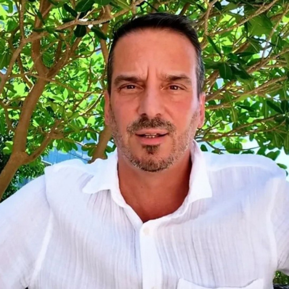 Laž dana; Piper: "Izvinite, 15 meseci smo lagali o zvučnom topu"