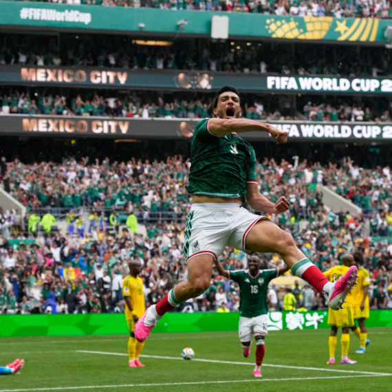 More red cards than goals – Mexico celebrate opening World Cup win! VIDEO