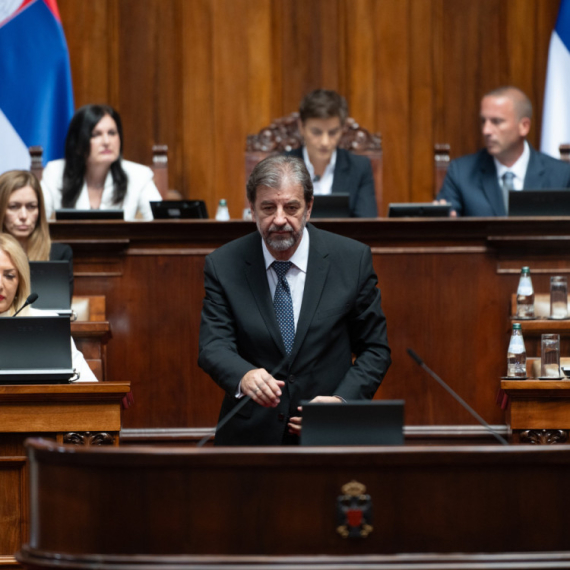 Posebna sednica Skupštine Srbije; Miroljub Tomić položio zakletvu za predsednika Vrhovnog suda FOTO/VIDEO