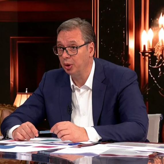 Vučić: "Dolazili kod lekara posle dva dana, kad su dobili politički nalog; Govorili da imaju osip, opekotine"