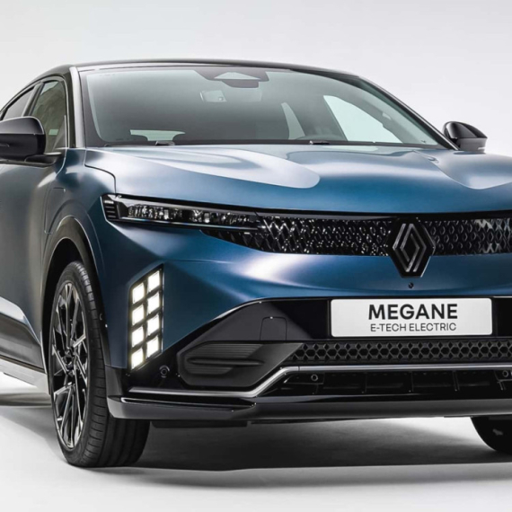 Renault osvežio električni Megane: Veći domet, brže punjenje i potpuno novo "lice" FOTO