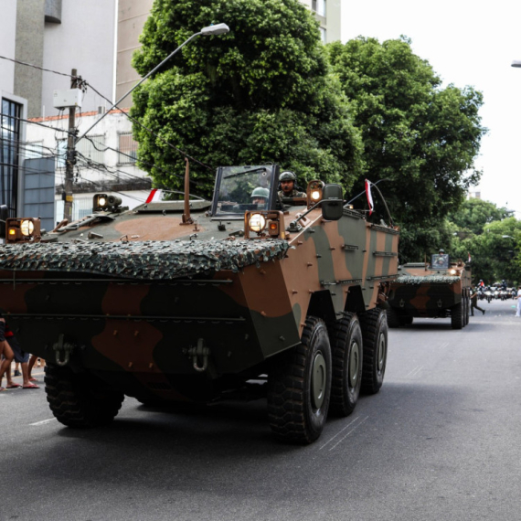 Brazilski amfibijski monstrum: Oklopna zver od 19 tona guta divljinu
