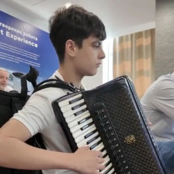 Oglasio se mladi Vuk koji će sa robotima nastupiti 27. juna: "Vidimo se na platou ispred Skupštine"