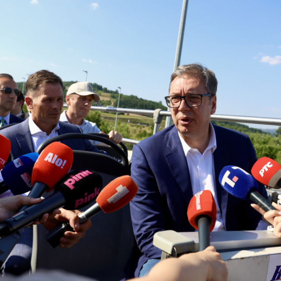 Vučić: "Oni koji misle da su ukradene pare od auto-puta, kreću se u granicama sopstvene pokvarenosti"
