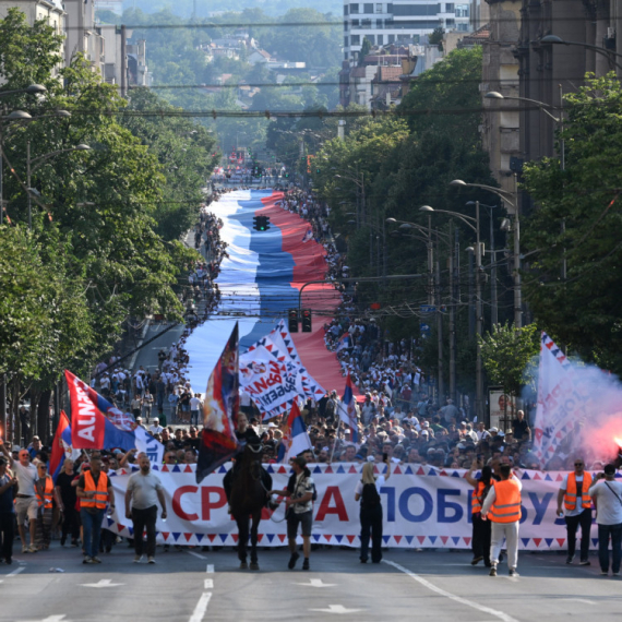 Više od 200.000 ljudi na veličanstvenom skupu "Srbija jedna porodica" – oglasio se MUP