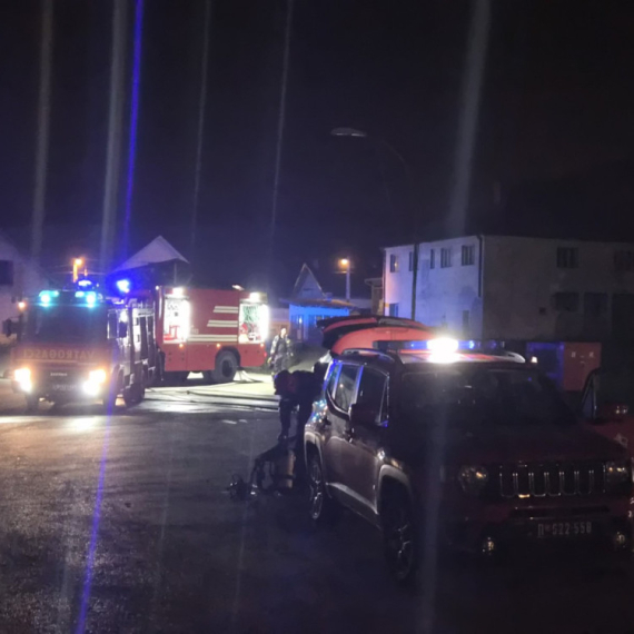 Prve fotografije sa mesta gde je curio amonijak; Nekoliko osoba prebačeno u bolnicu FOTO