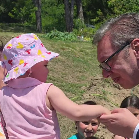 Vučić u Senjskom Rudniku obišao porodicu Veljković; "Ovde su dobri domaćini – blago Srbije" VIDEO