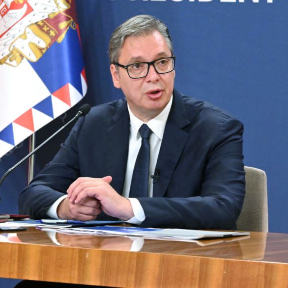 Vučić: "Imaćemo uskoro izbore"; "Držim se Ustava Srbije"