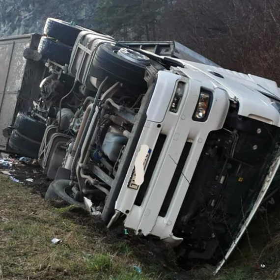 Srpski šleper slupan na nemačkom auto-putu: Dvojica vozača iz Čačka bila u teretnjaku