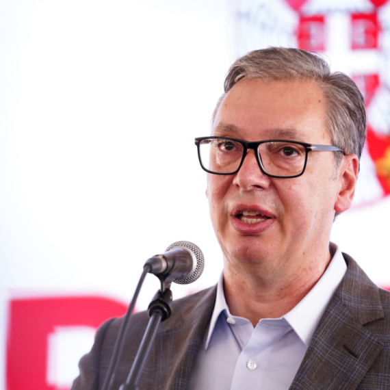 Vučićeva diplomatija na svim stranama sveta; Blokaderi traže da Srbija igra kako drugi sviraju VIDEO