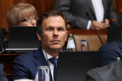 Slika za Mali oštro Aleksiću: "Zajedno sa tastom ojadio Trstenik, prosečna plata bila samo 32.000 dinara"