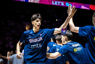 Slika za Lebron Džejms zarađuje manje od klinca iz Srbije