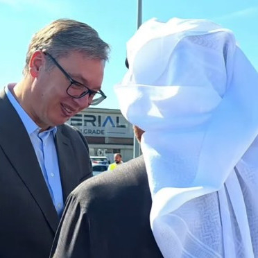 Vučić ispratio šeika bin Zajeda: "Rastanak sa prijateljem"; Razgovarao i sa Dejnom Vajtom o UFC događaju VIDEO