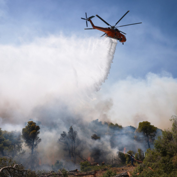 Srušila se dva helikoptera tokom akcije gašenja požara u Grčkoj; Sudarili se u vazduhu