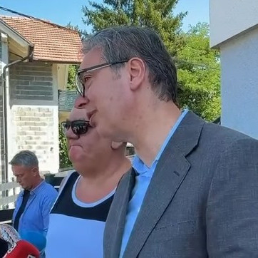 Vučić na dedovini u Čipuljiću: "Prisetio sam se detinjstva, bezbrižnih dana, lopte i prašnjavih terena" VIDEO