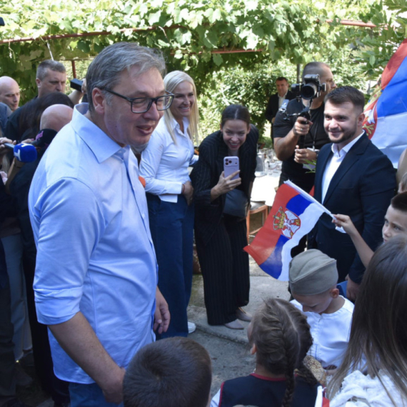 SPC objavila saopštenje episkopa Segija: "Istorija će pamtiti posetu Vučića"