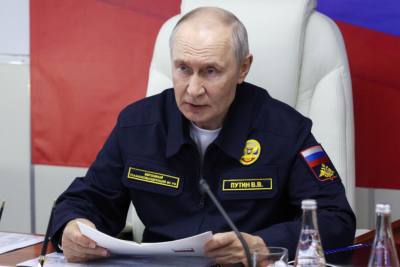 Slika za Putin obukao uniformu i rekao: "NATO je krenuo..." VIDEO