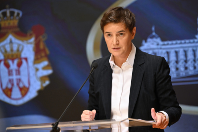 Slika za Brnabić i Jakšić raskrinkali Šoškića: "Falsifikovao je zvanje redovnog profesora"; Izneti su svi dokazi FOTO