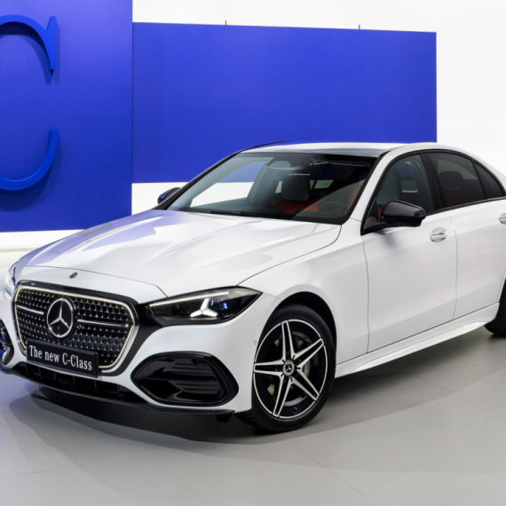 Ovo je Mercedes C-klase za 2027, a najveća novost nije ni motor ni dizajn FOTO