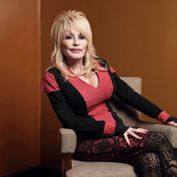 Ko je bila Doli Parton?; Od teškog detinjstva do najveće kantri zvezde