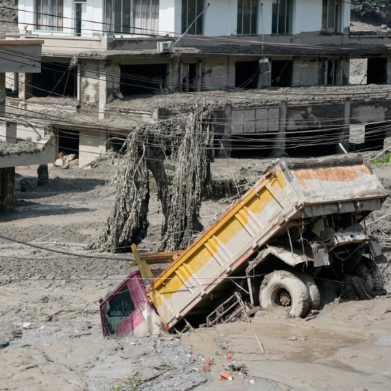 Najmanje osam ljudi poginulo u poplavama u Nepalu
